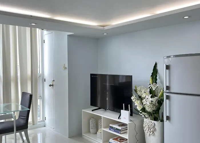 2br Unit At The Center Of *